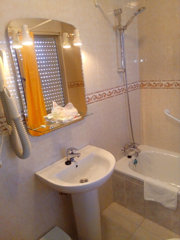 El Faisan C&r Hotel