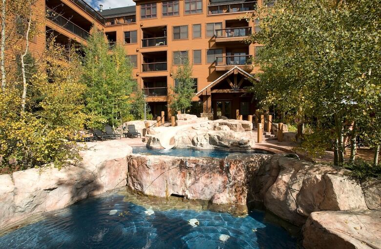 Hotel Springs 8848