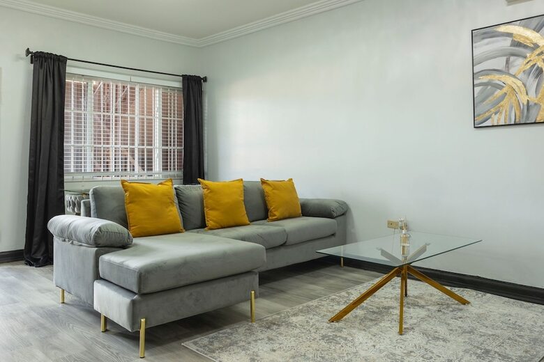 El Gabriel Apartments