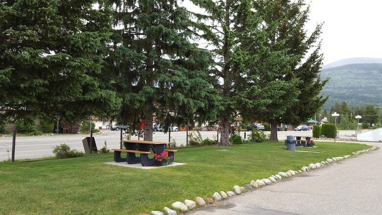 Yellowhead Motel