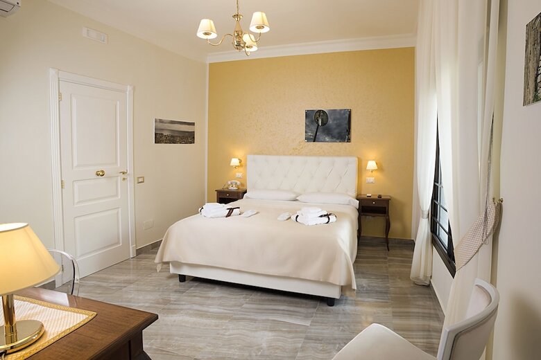 Neapolitantrips Hotel