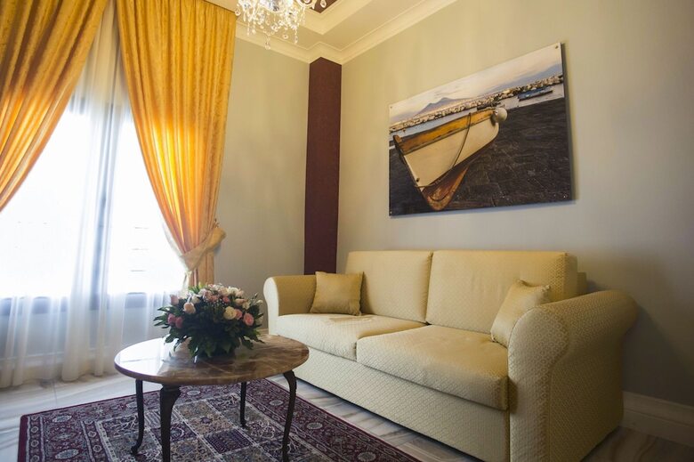 Neapolitantrips Hotel