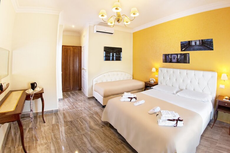 Neapolitantrips Hotel