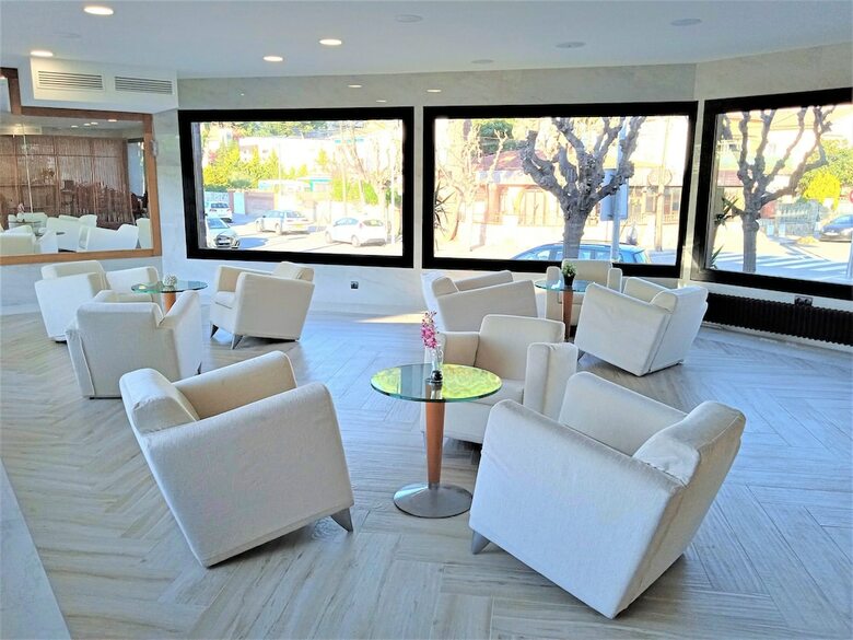 Hotel 153