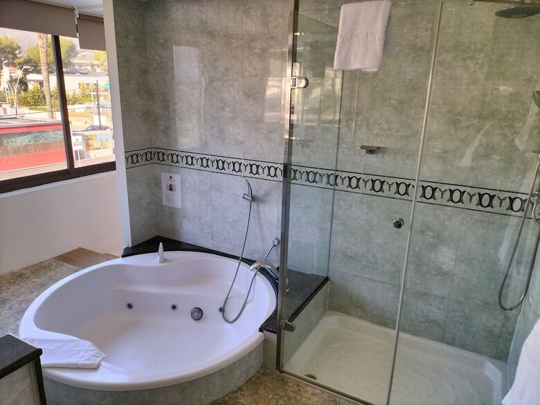 Hotel 153