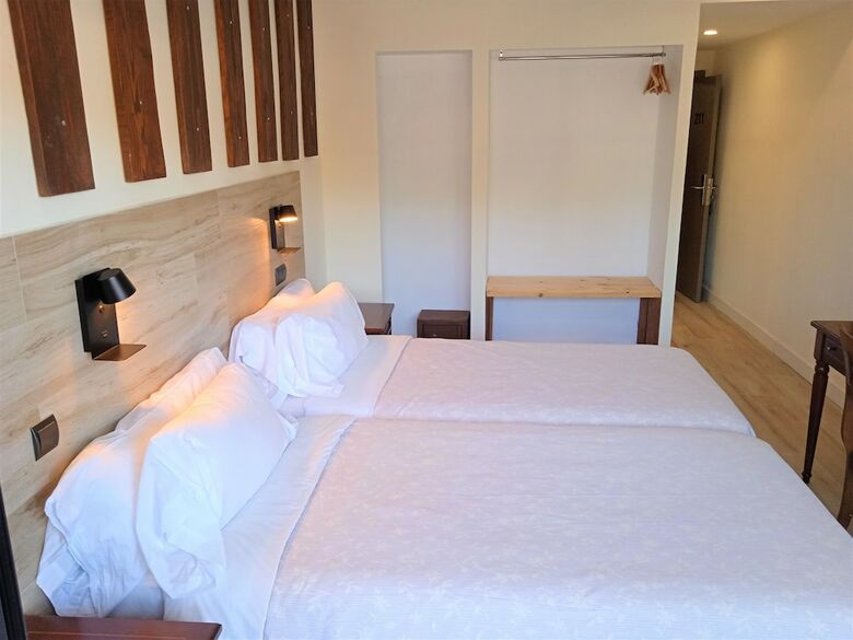 Hotel 153