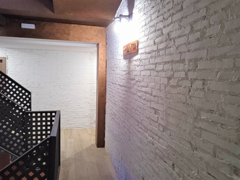 Hotel 153