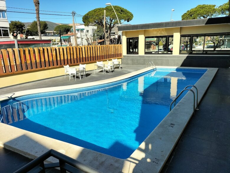 Hotel 153