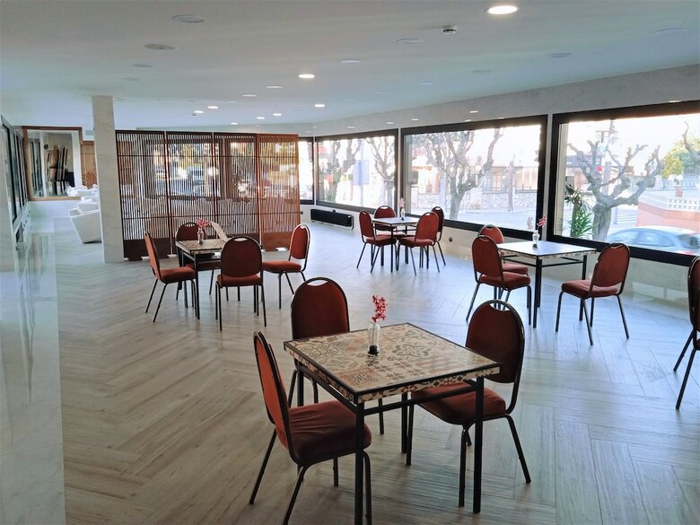 Hotel 153