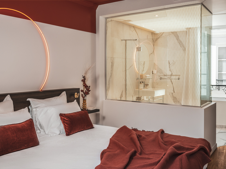 Seven Hotel