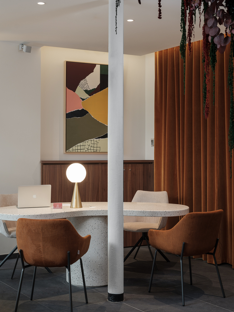 Seven Hotel