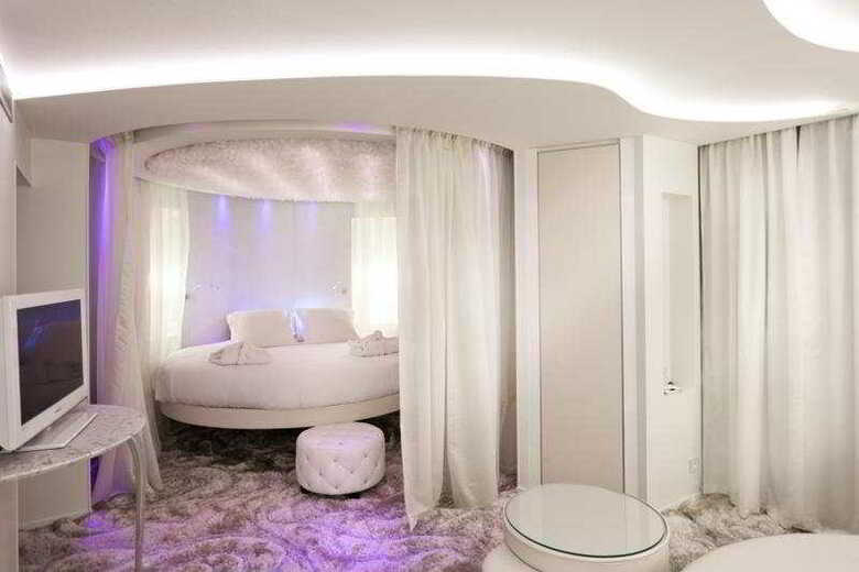 Seven Hotel