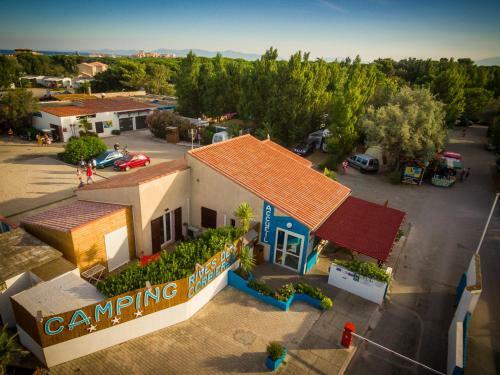 Camping Rives Des Corbi�res