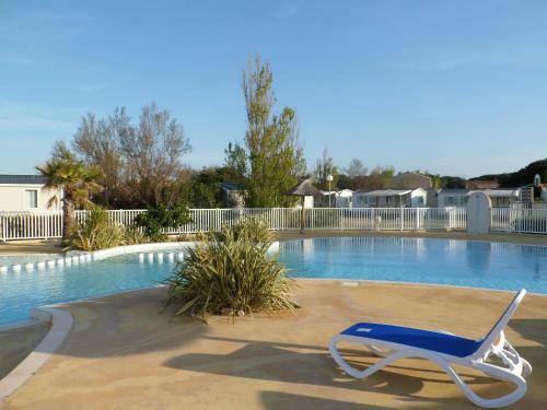 Camping Rives Des Corbi�res