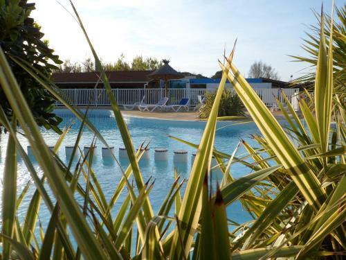 Camping Rives Des Corbi�res
