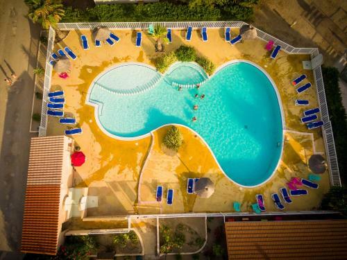 Camping Rives Des Corbi�res