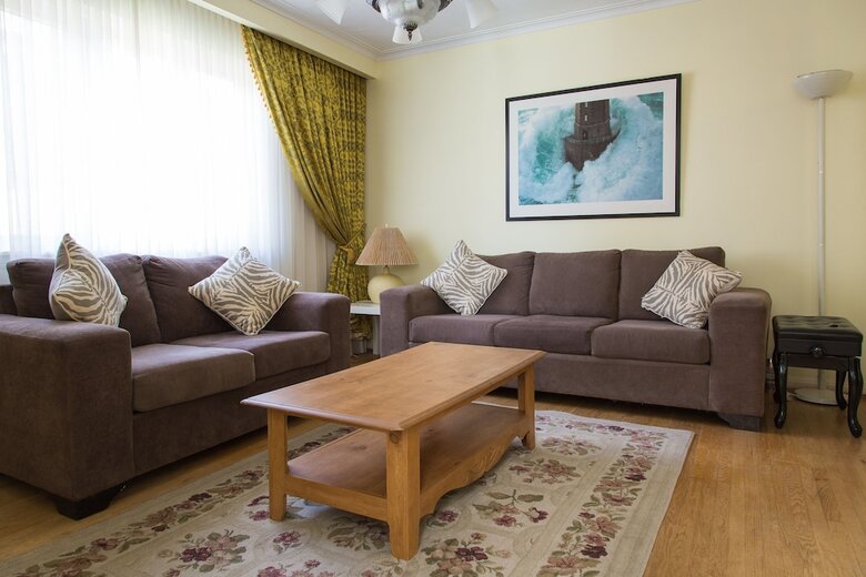 Charlton Suites Guest House