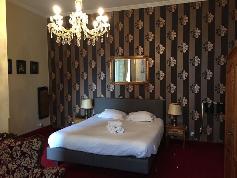 Station Hotel