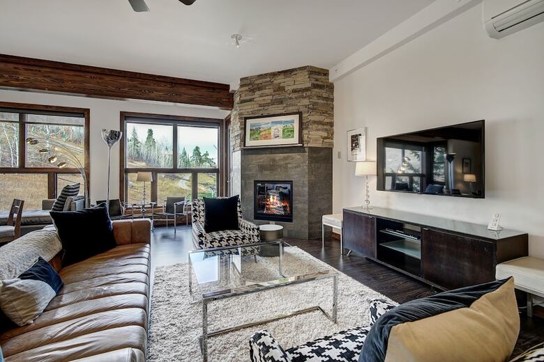 Hotel Osprey 303