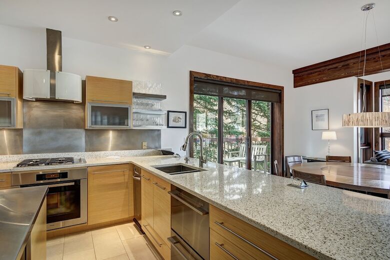 Hotel Osprey 303