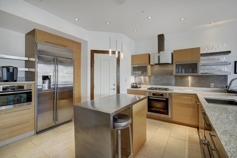 Hotel Osprey 303