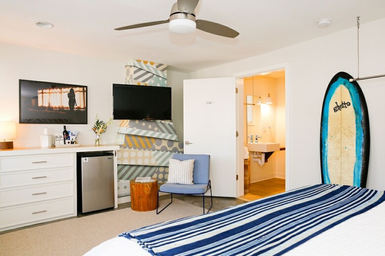 The Hotel Palms