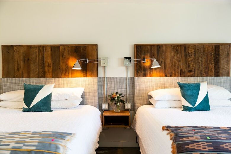 The Hotel Palms