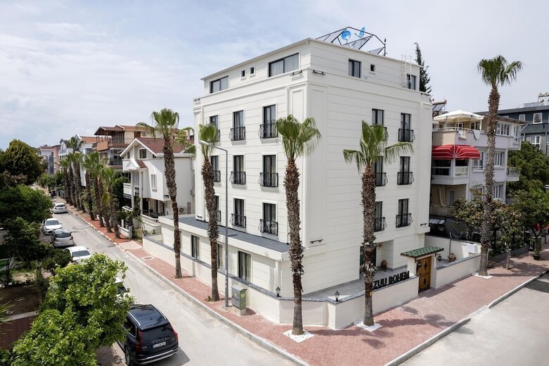 Azuu Hotel