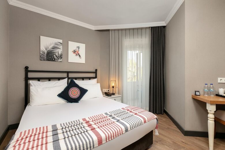 Azuu Hotel