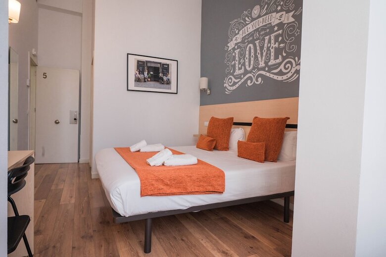 Pension Hostal Live Natura Barcelona