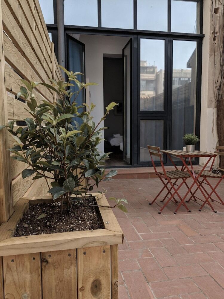 Pension Hostal Live Natura Barcelona