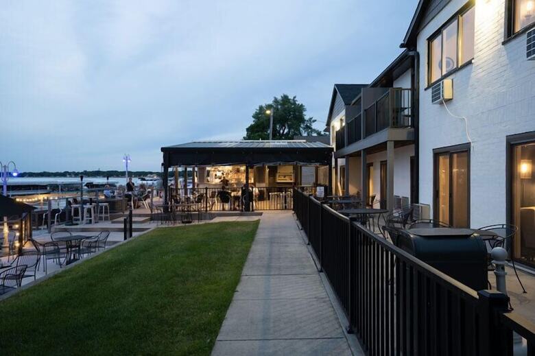 Hotel Lakeside Inn