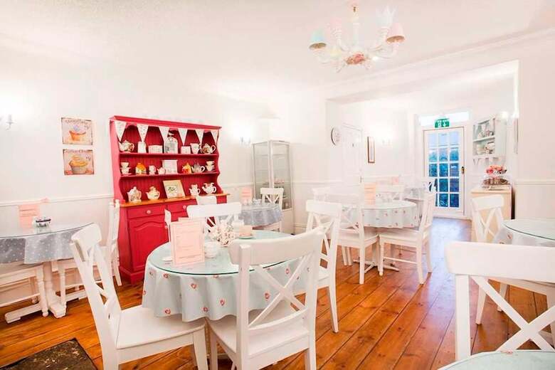 Number 61 Guest House And Tea Room