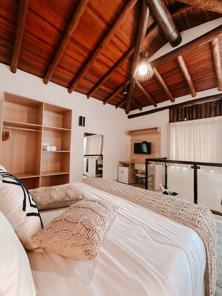Abric� Beach Hotel