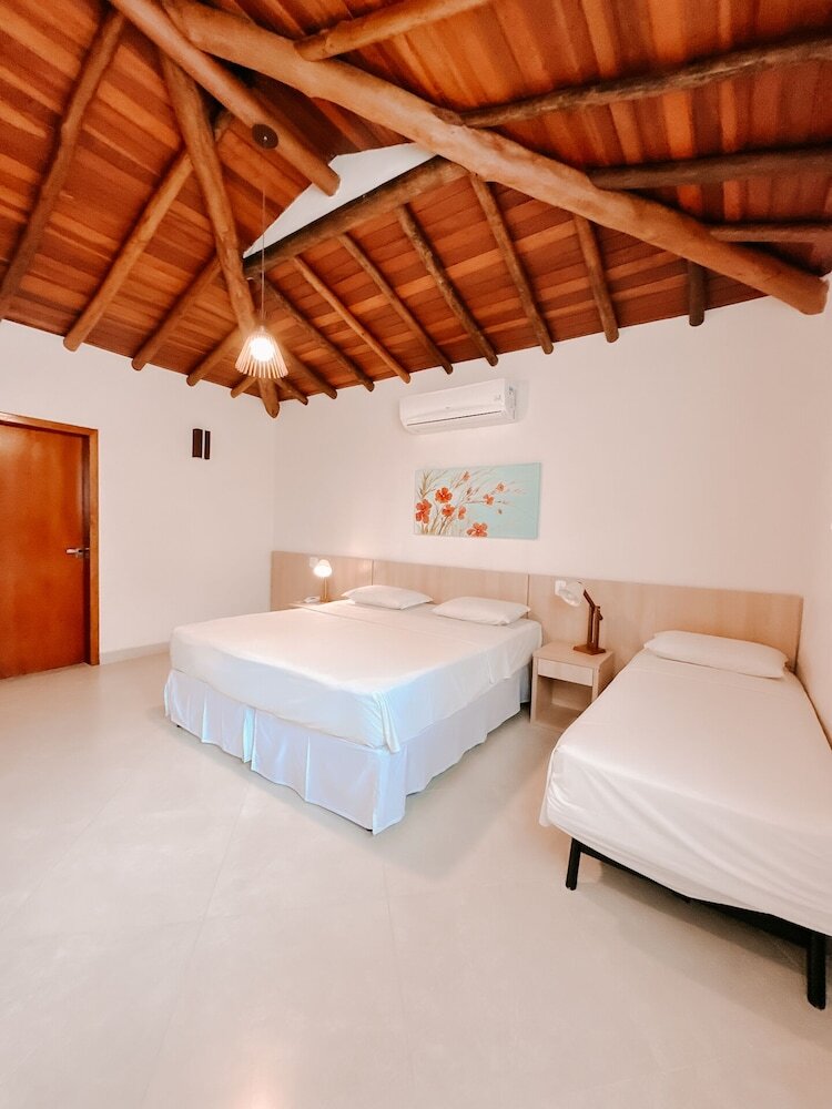 Abric� Beach Hotel