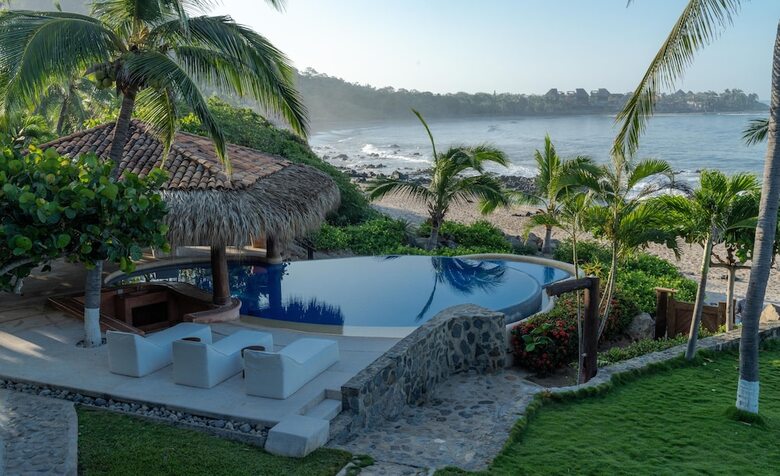 Casa Manzanillo Boutique Hotel