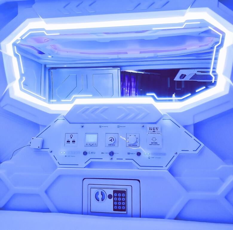 Hotel Met A Space Pod @ Arab Street