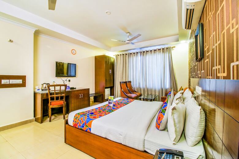 Fabhotel Signature Plaza