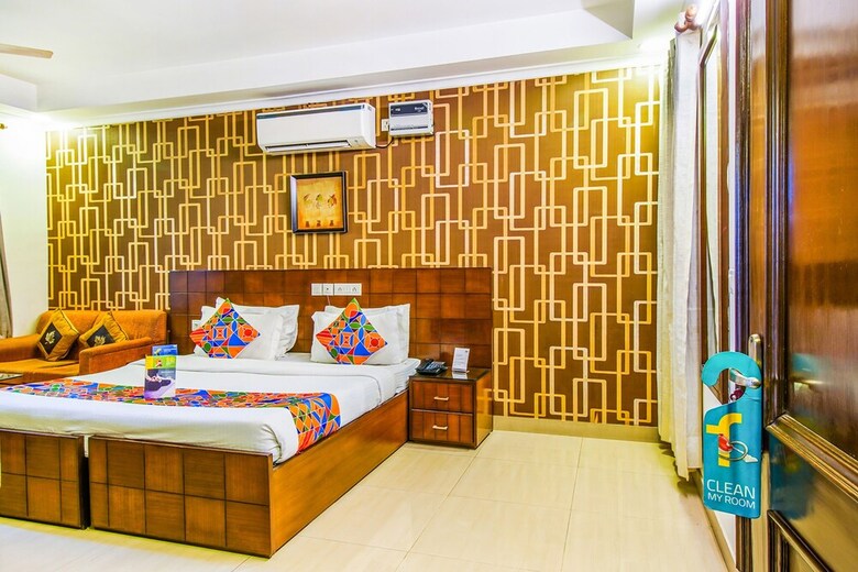 Fabhotel Signature Plaza
