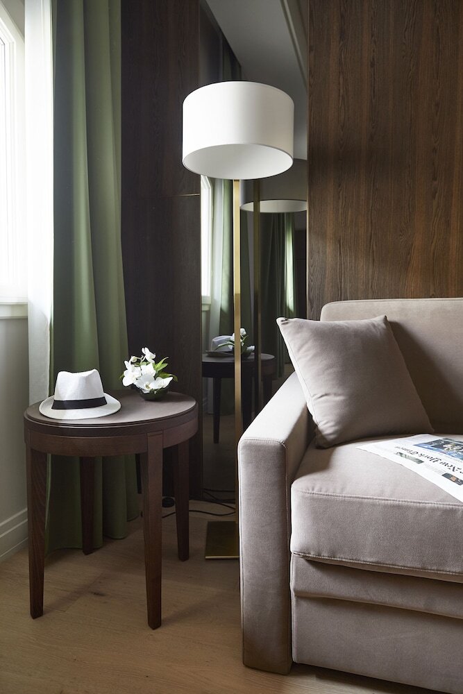 Bed & Breakfast Messori Suites