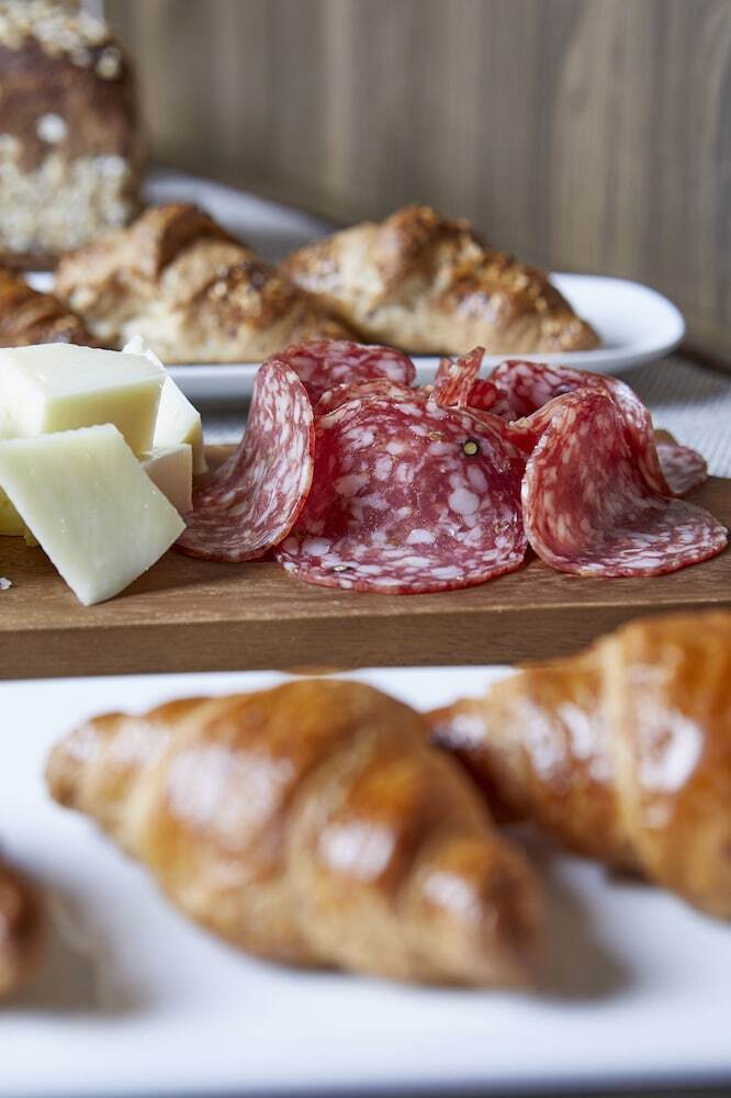 Bed & Breakfast Messori Suites