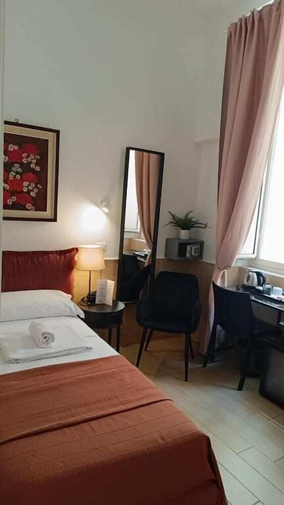 H22 Hotel