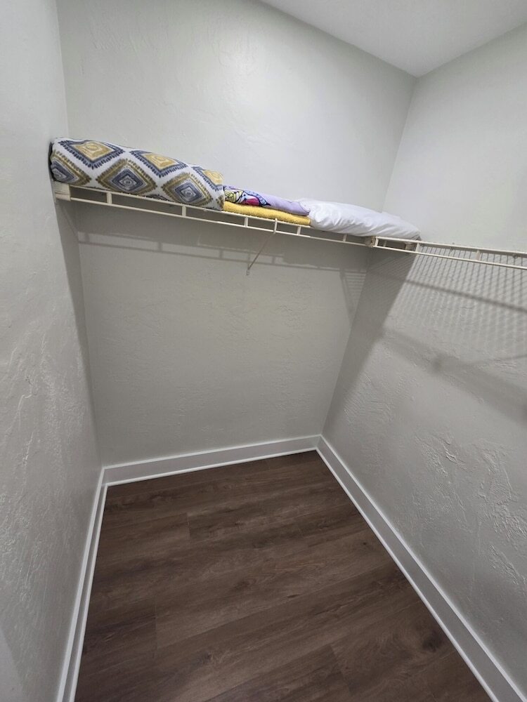 Luxurious & Spacious Townhouse In Prime Location
