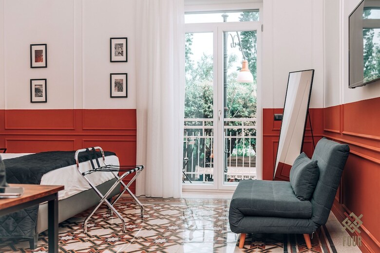 Four - Acanfora Suites