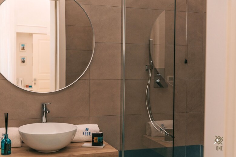 Four - Acanfora Suites