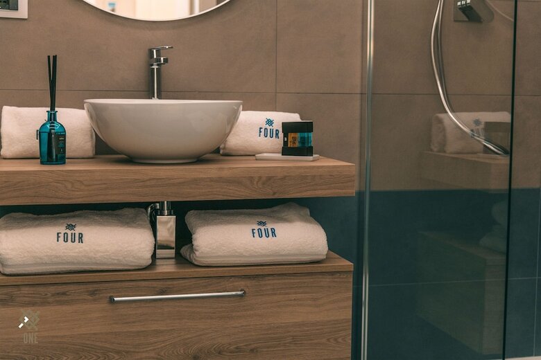 Four - Acanfora Suites