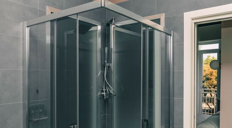 Four - Acanfora Suites