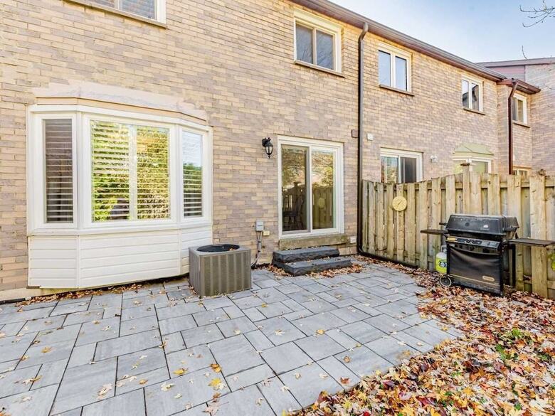 Comfortable Home In Richmond Hill