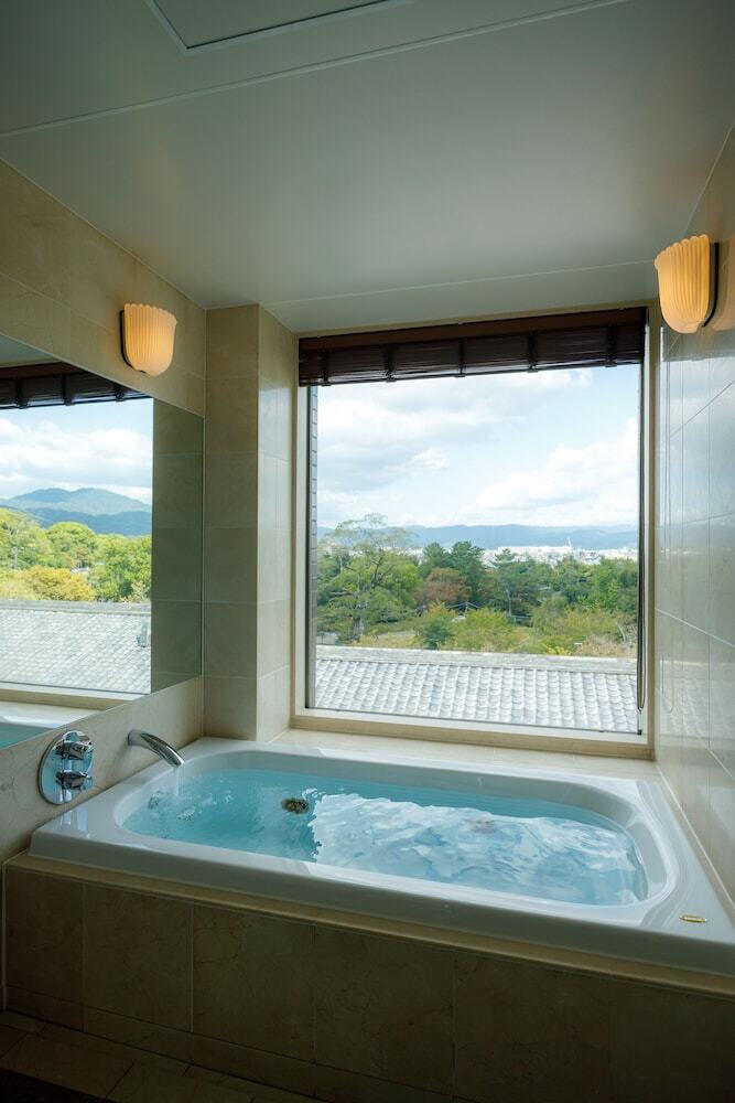 Hotel Chourakukan
