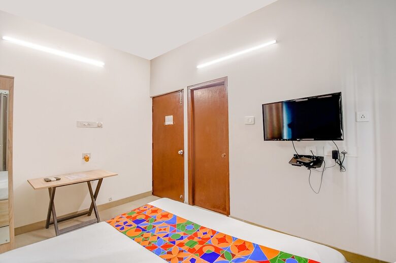Fabhotel Silverkey